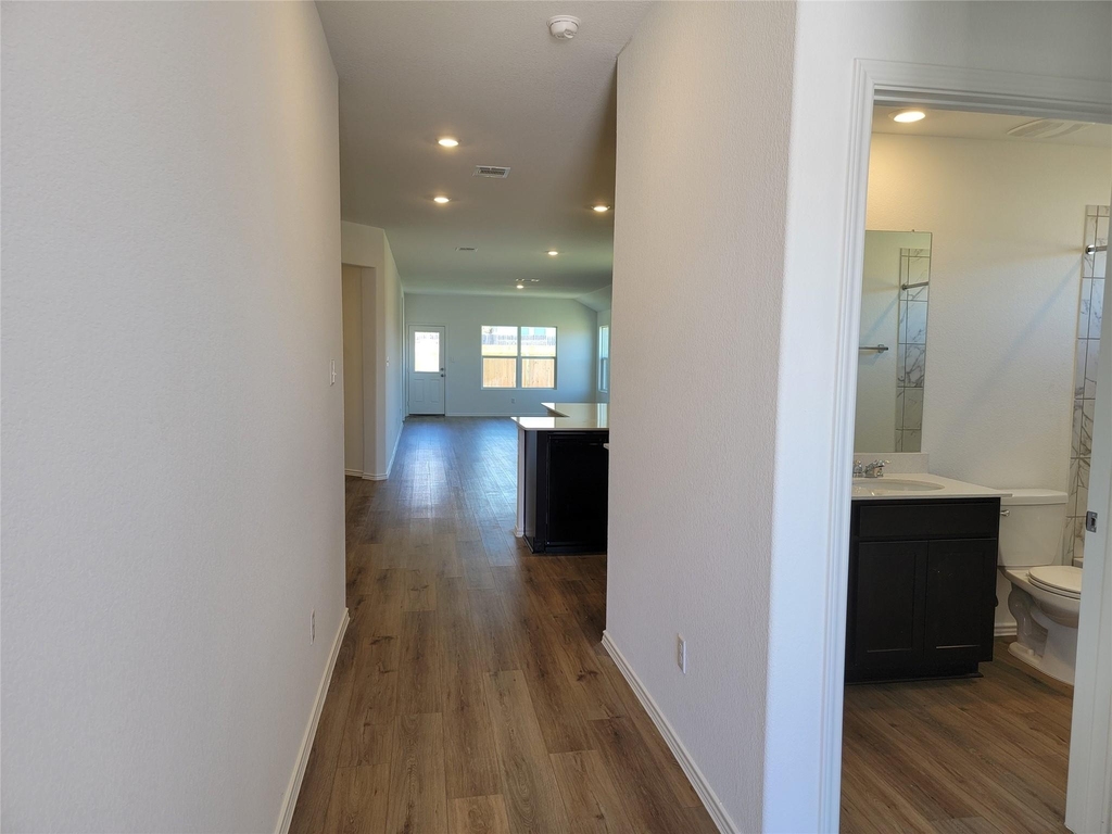 100 Montego St - Photo 4