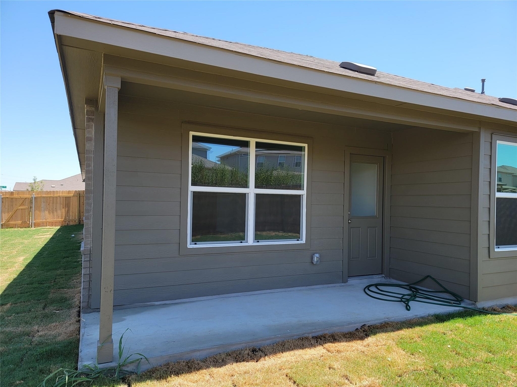 100 Montego St - Photo 27
