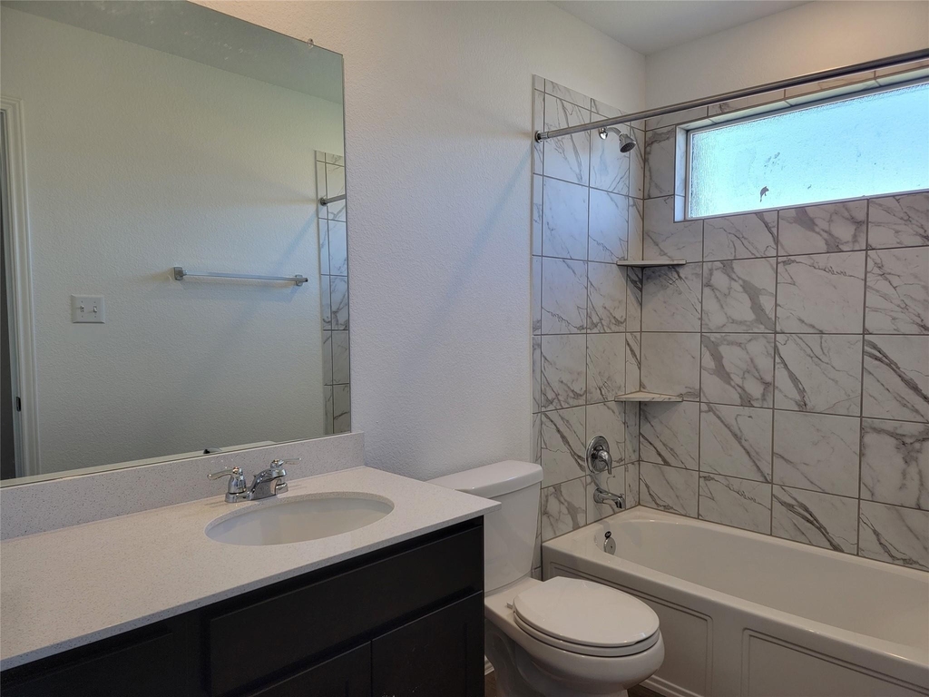 100 Montego St - Photo 6