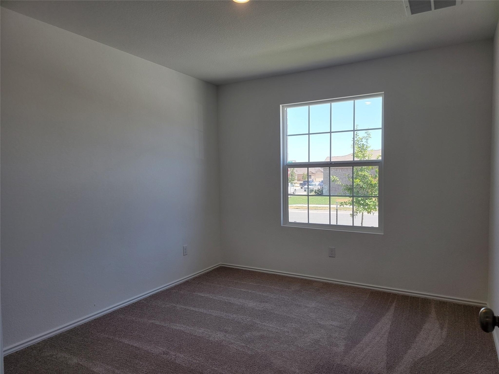 100 Montego St - Photo 5