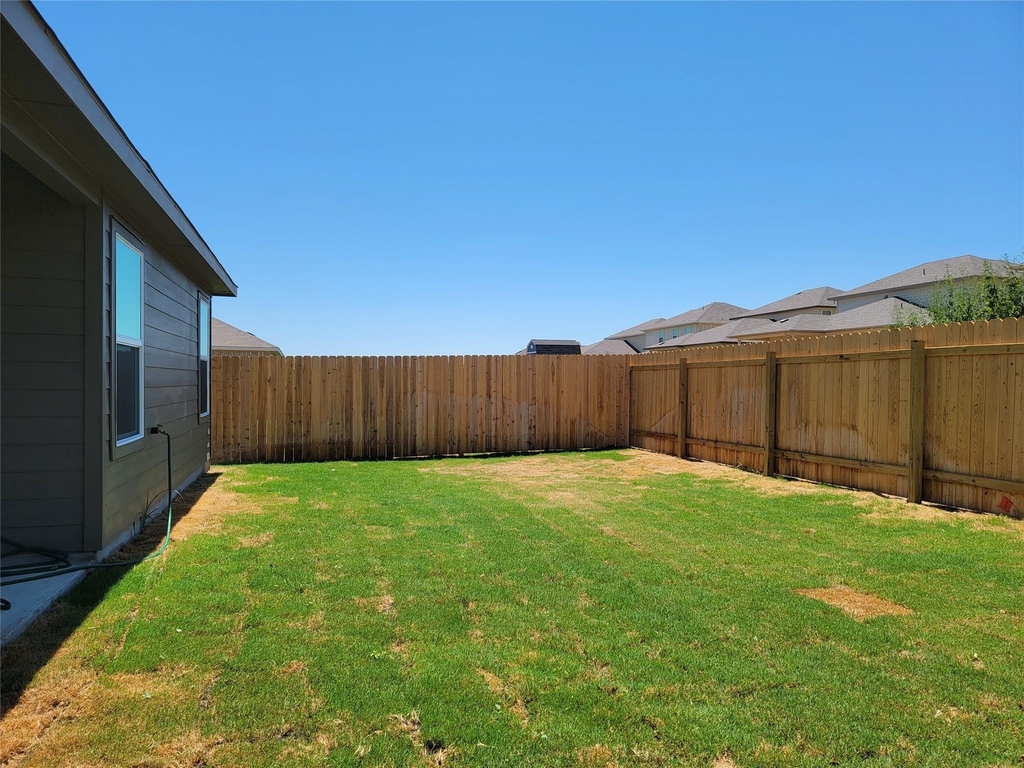 100 Montego St - Photo 24