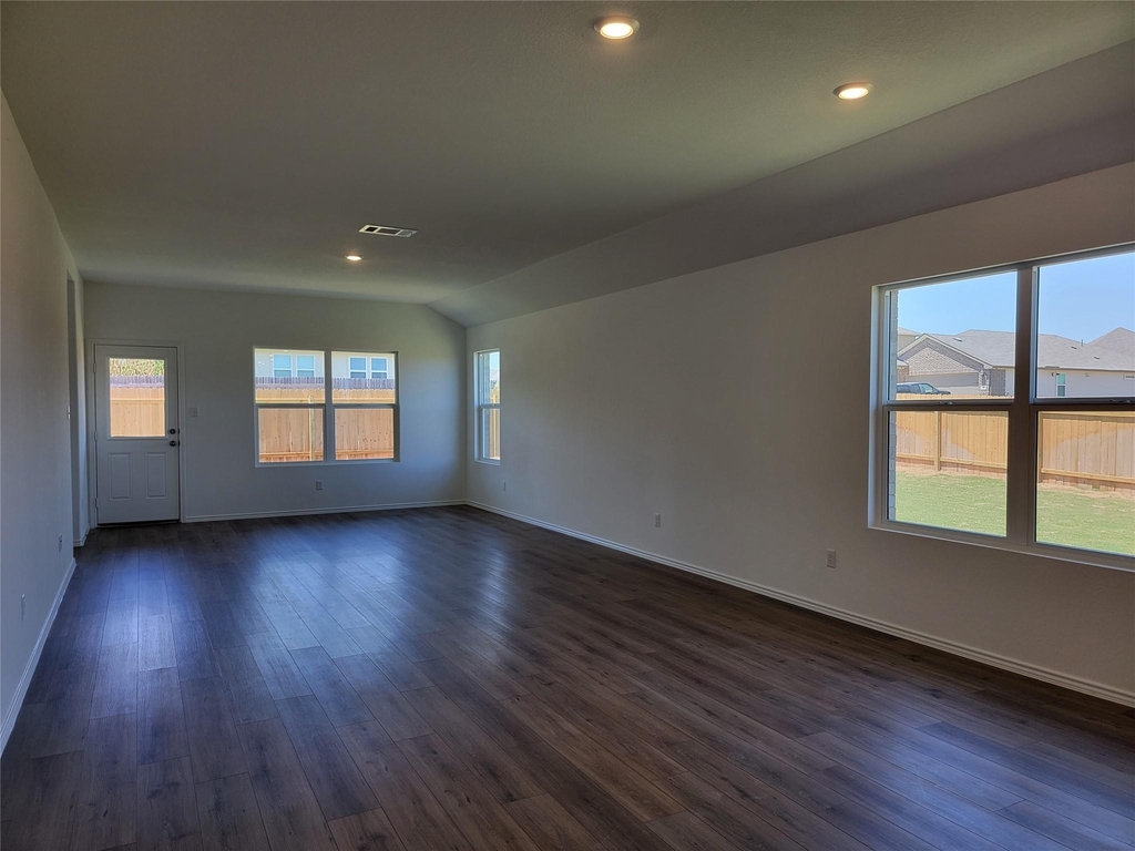 100 Montego St - Photo 10