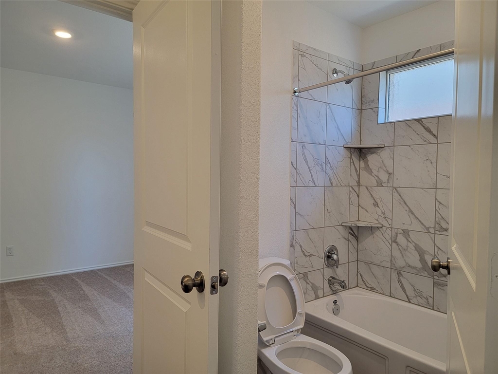 100 Montego St - Photo 20