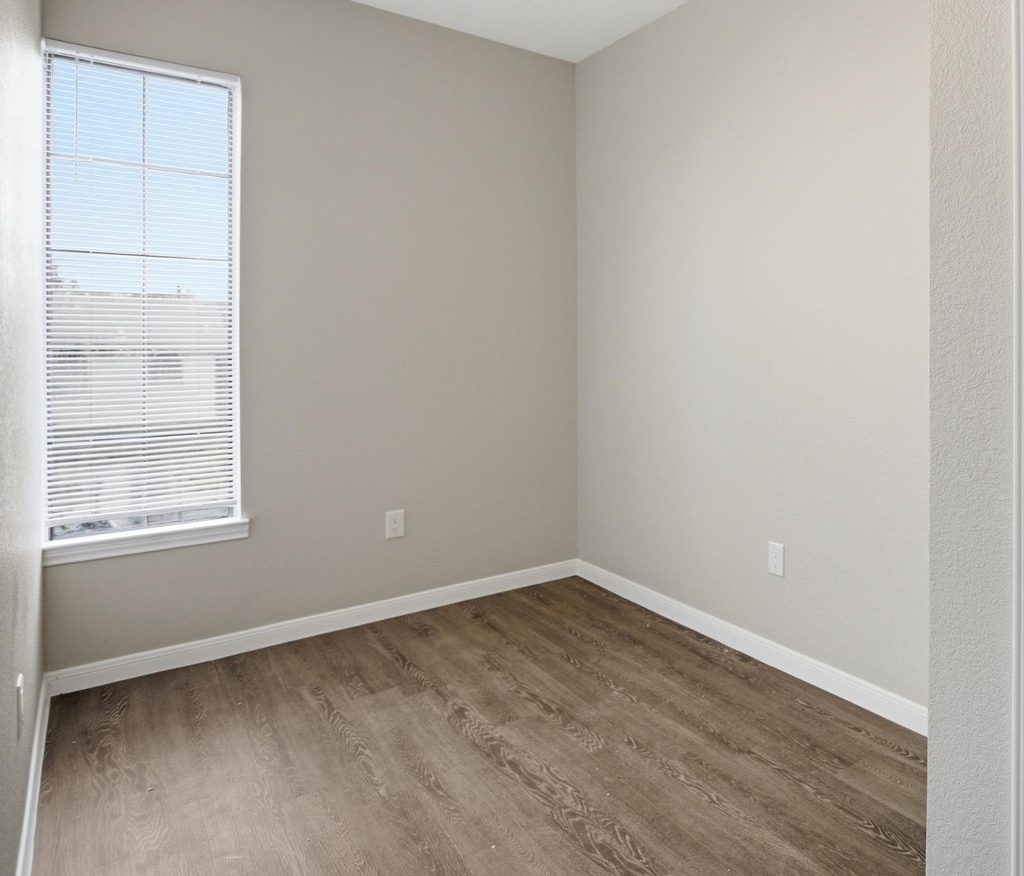 611 Carpenter Ave - Photo 9