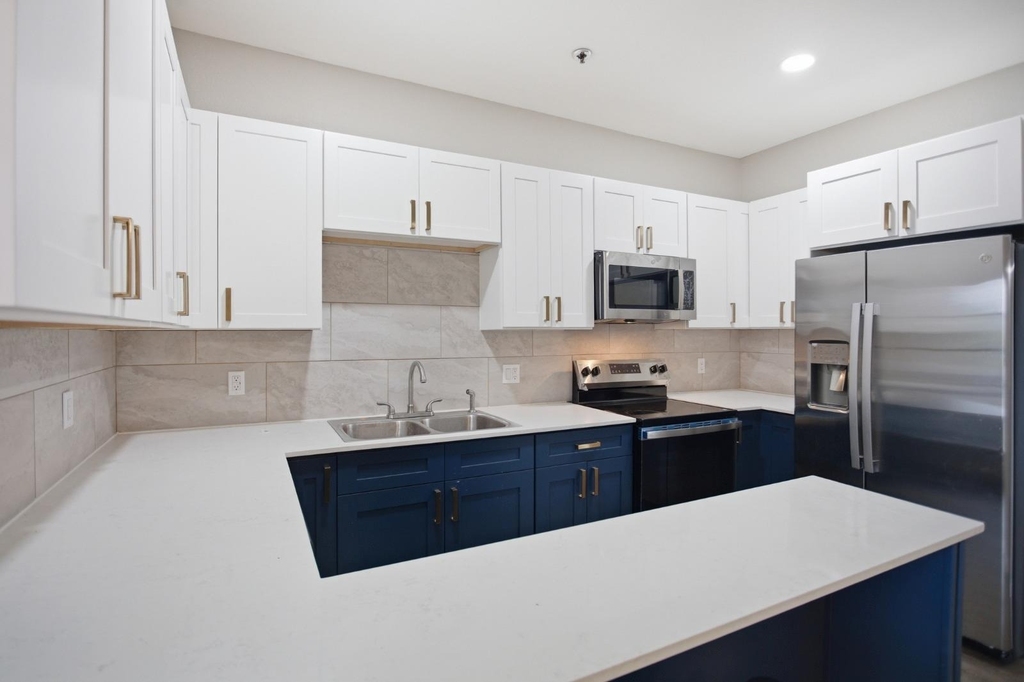 611 Carpenter Ave - Photo 4