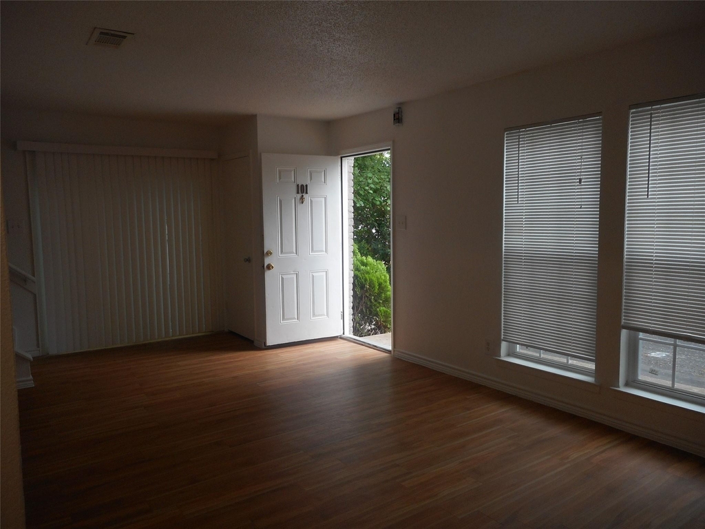 4810 West Wind Trl - Photo 2