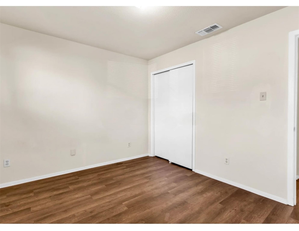 2012 West Loop - Photo 11
