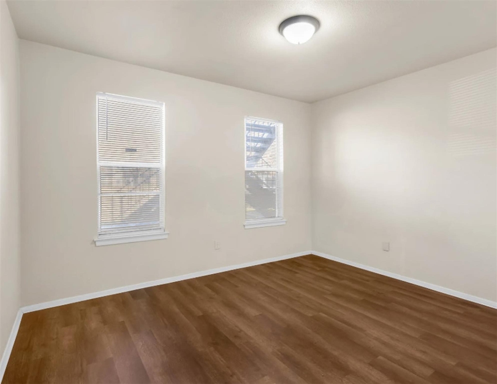 2012 West Loop - Photo 13