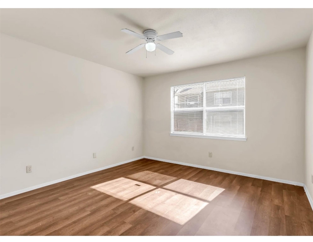 2012 West Loop - Photo 9