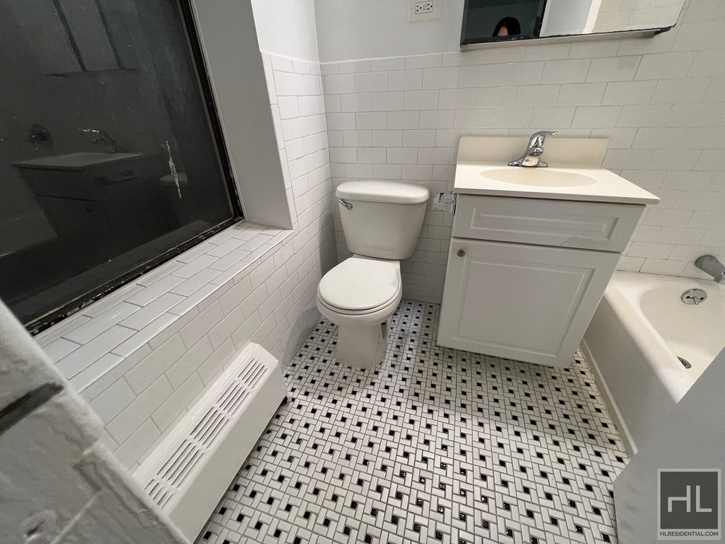 East 80 Street - Photo 3