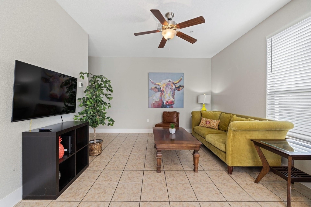 2215 Katy Lane - Photo 2