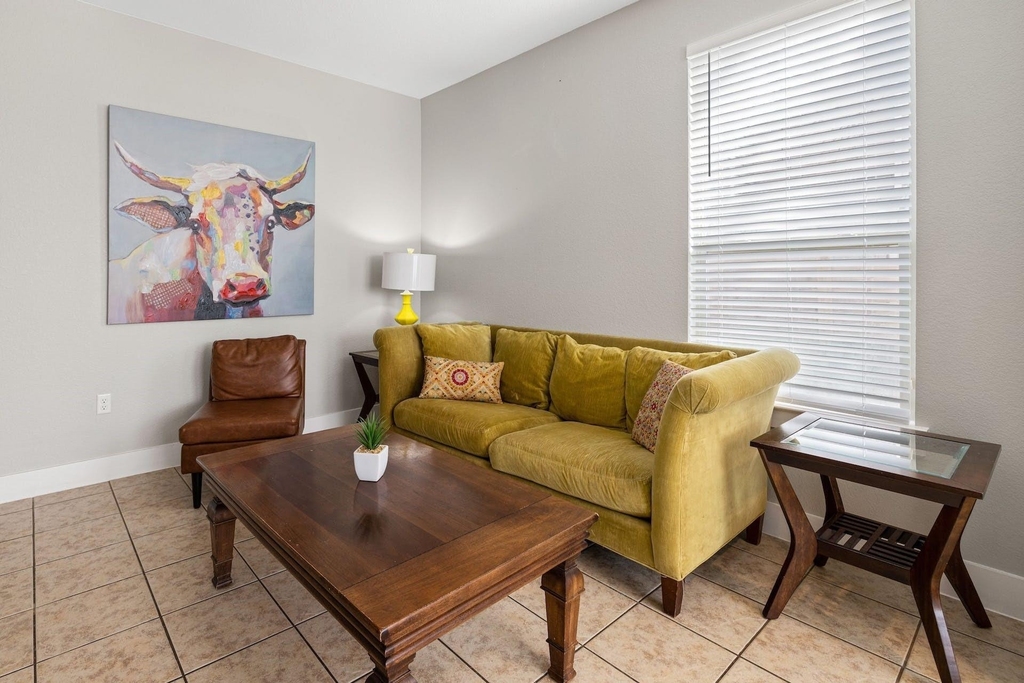 2215 Katy Lane - Photo 3