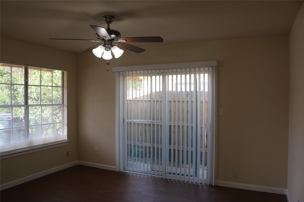 1705 Walnut St - Photo 5