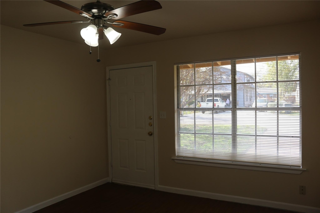 1705 Walnut St - Photo 4