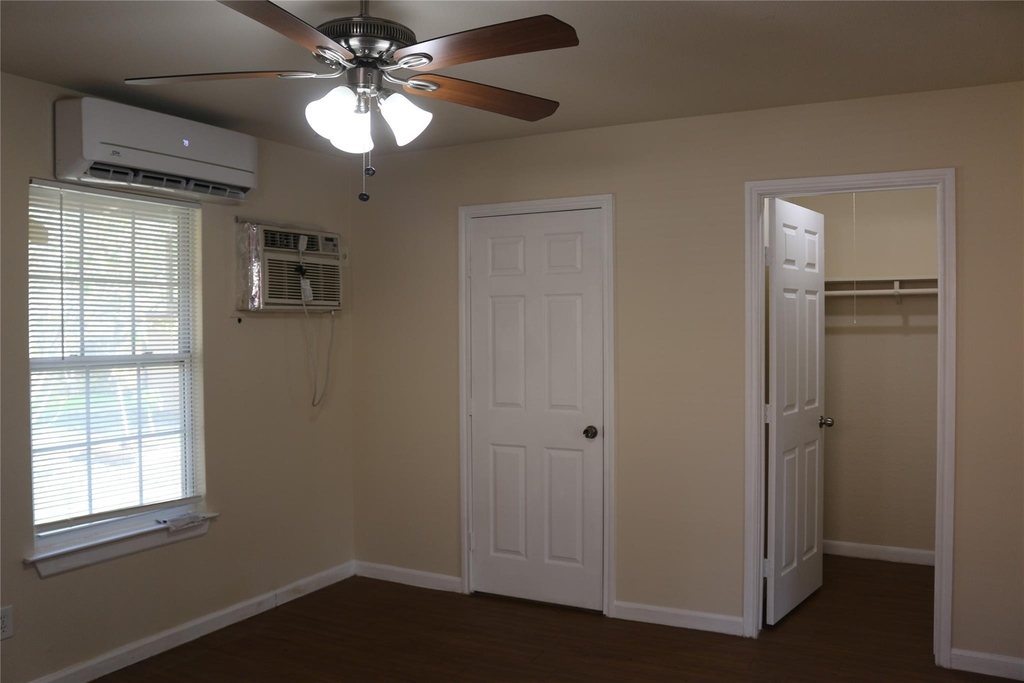 1705 Walnut St - Photo 6