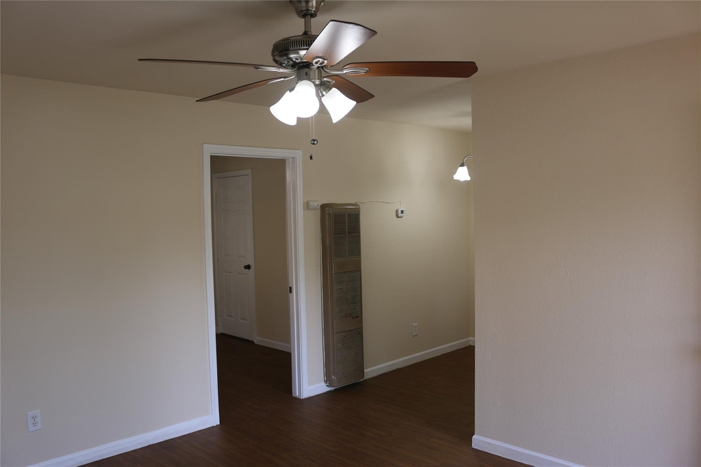 1705 Walnut St - Photo 3