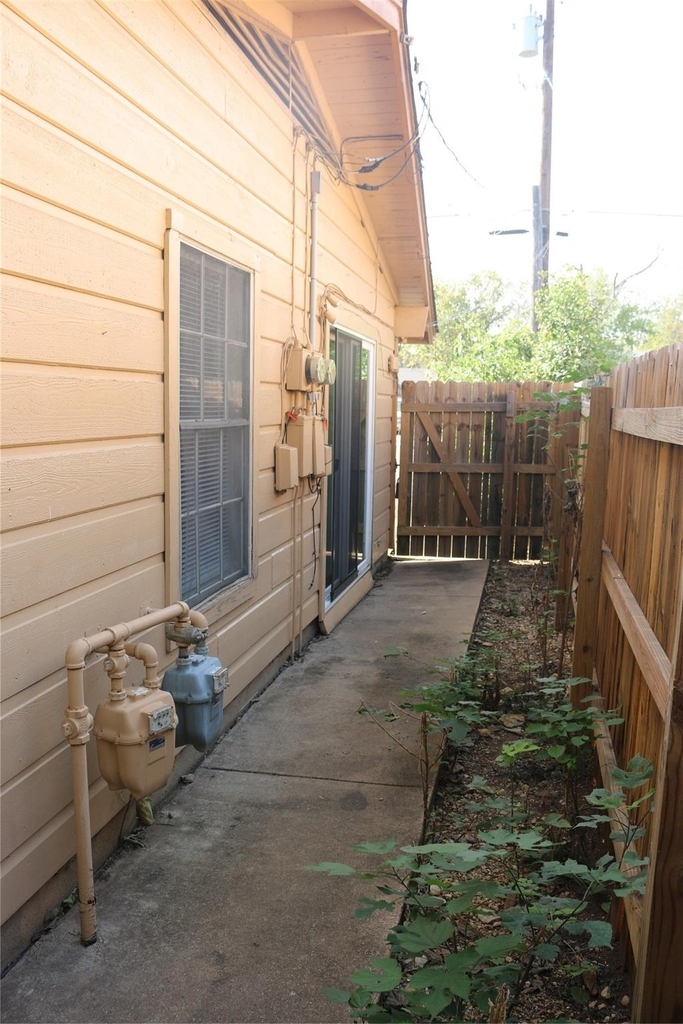1705 Walnut St - Photo 17