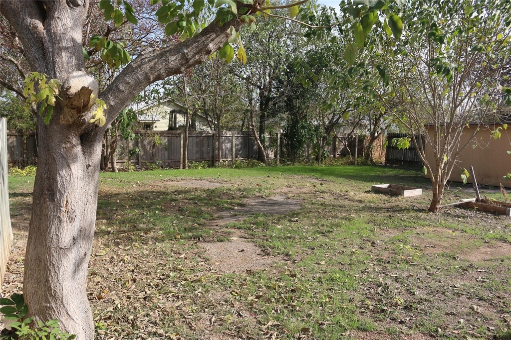1705 Walnut St - Photo 18