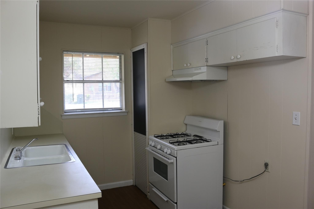 1705 Walnut St - Photo 13