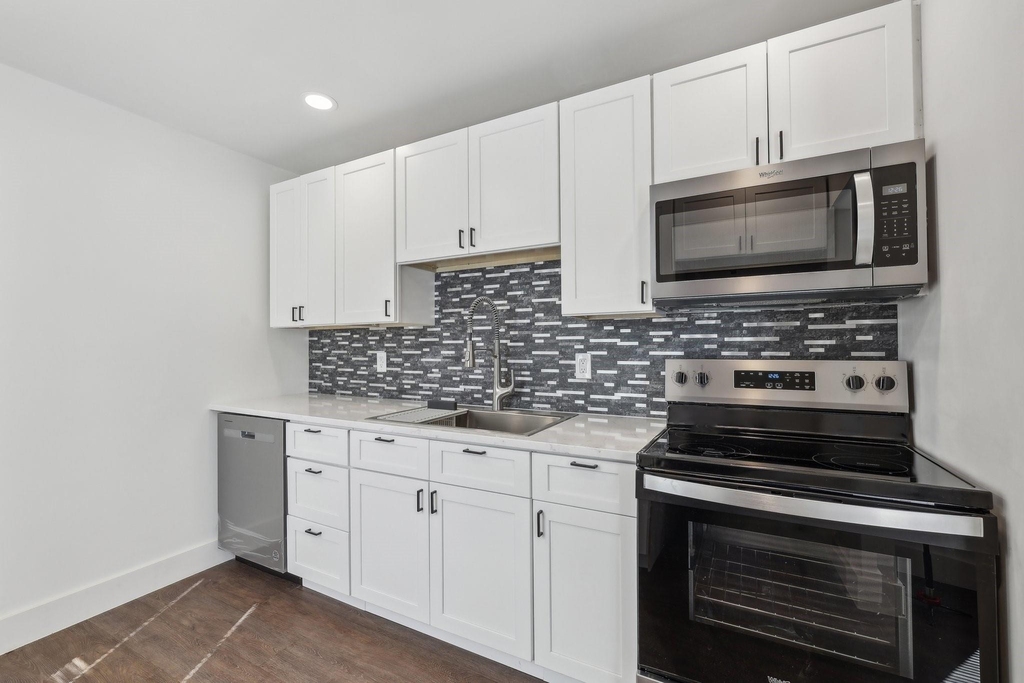 304 Harris St - Photo 14