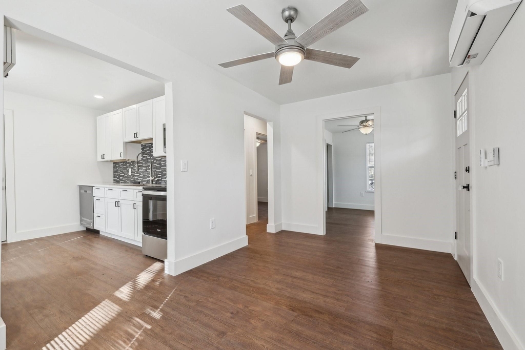 304 Harris St - Photo 11