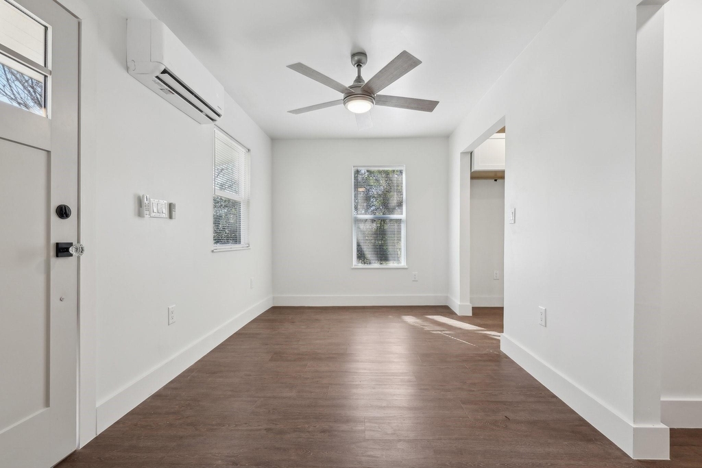304 Harris St - Photo 9