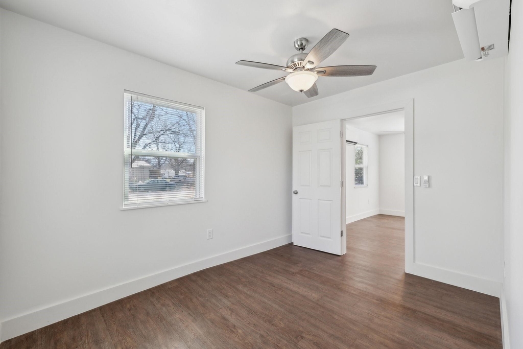 304 Harris St - Photo 18