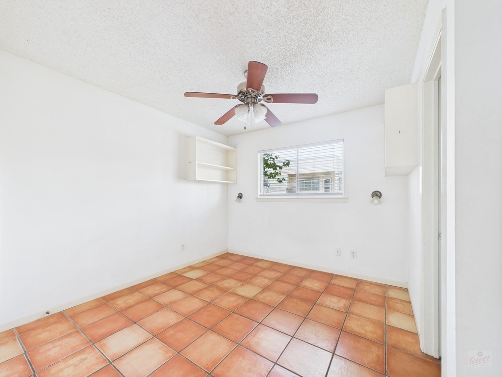 803 W 28th St - Photo 7