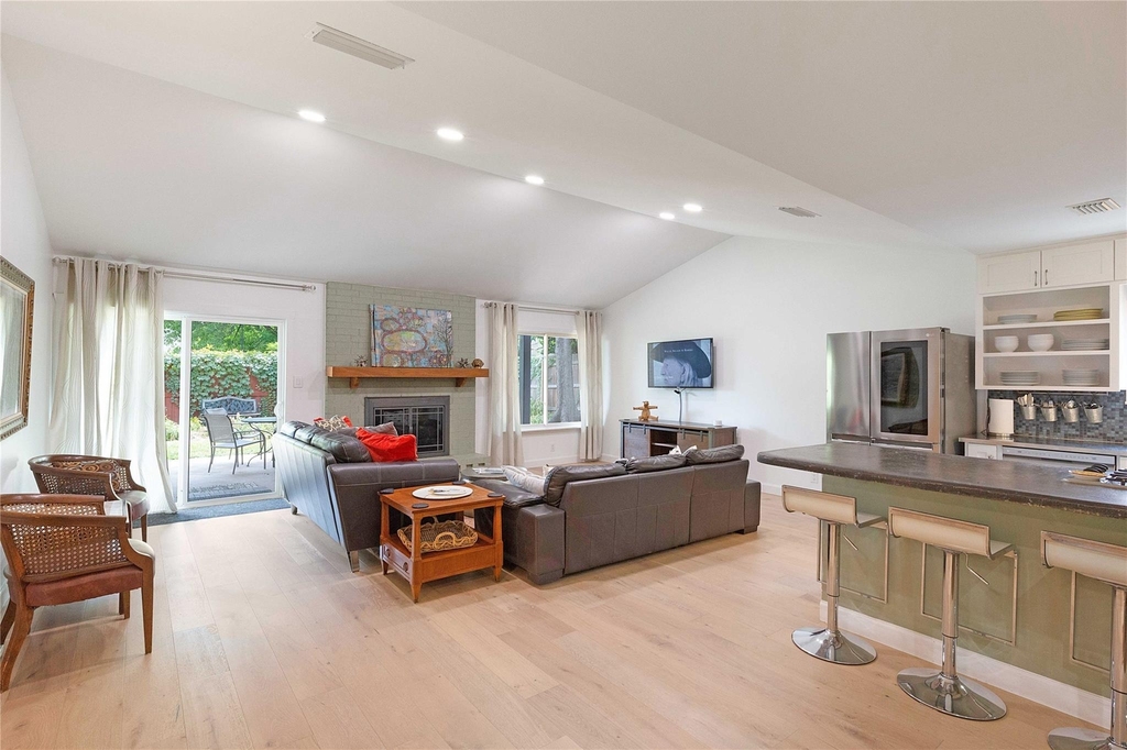3307 Greenlawn Pkwy - Photo 2
