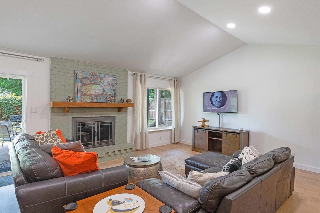 3307 Greenlawn Pkwy - Photo 1