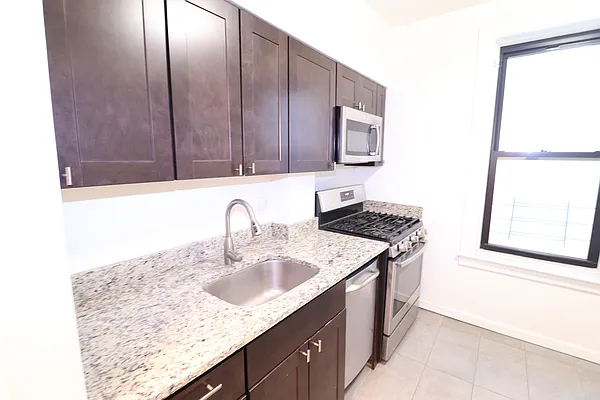 37-33 College Point Blvd - Photo 3