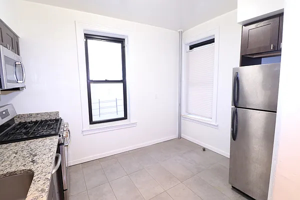 37-33 College Point Blvd - Photo 9