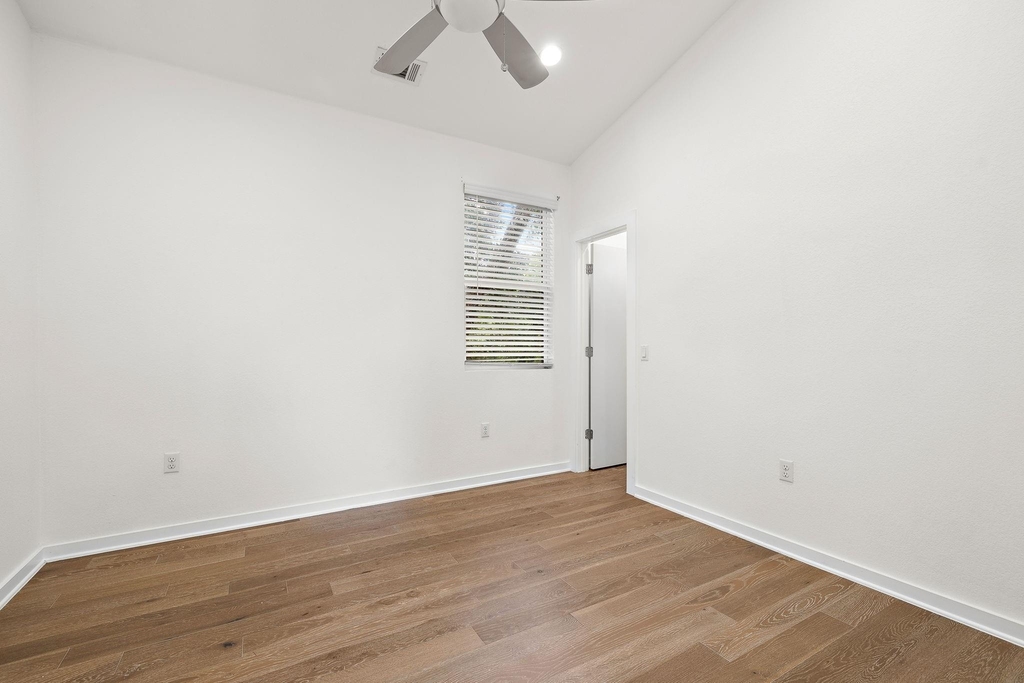 6404 Porter St - Photo 13