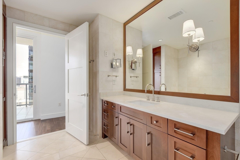 98 San Jacinto Blvd - Photo 8