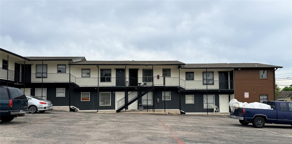 420 N Gilmer St - Photo 2