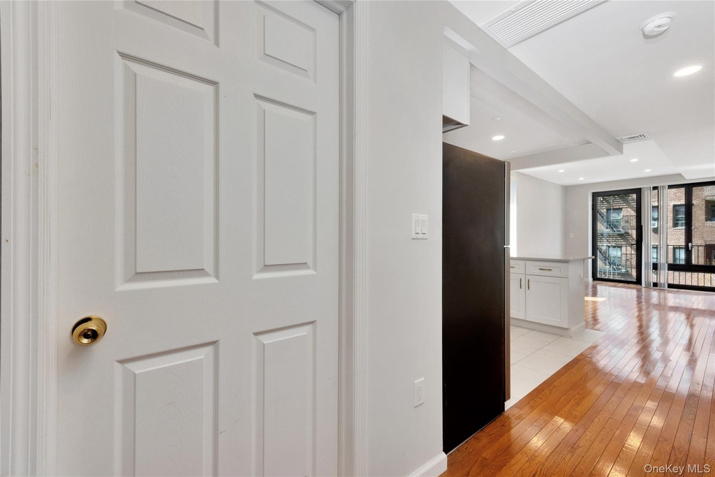 89th Avenue - Photo 1