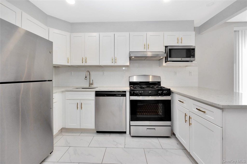 89th Avenue - Photo 3