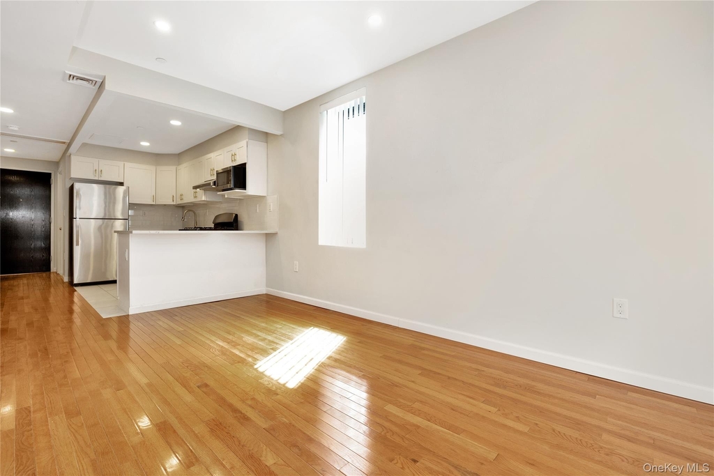 89th Avenue - Photo 11