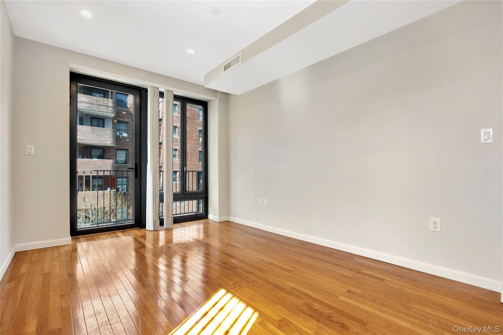 89th Avenue - Photo 3