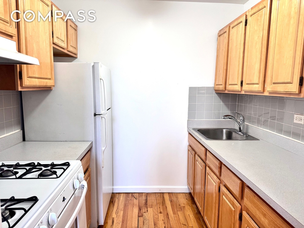 597 Grand Avenue - Photo 3