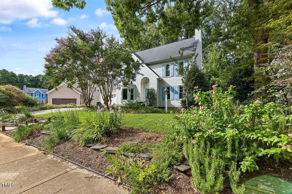 303 Cary Pines Drive - Photo 0