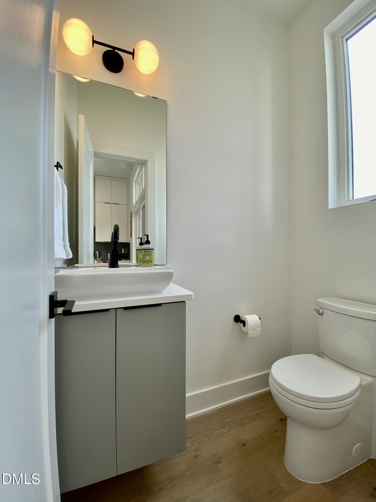 629 N Queen Street - Photo 12