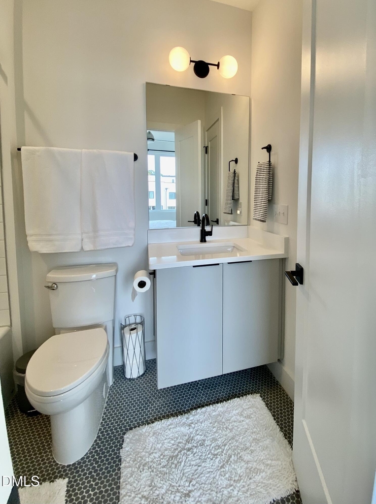 629 N Queen Street - Photo 32