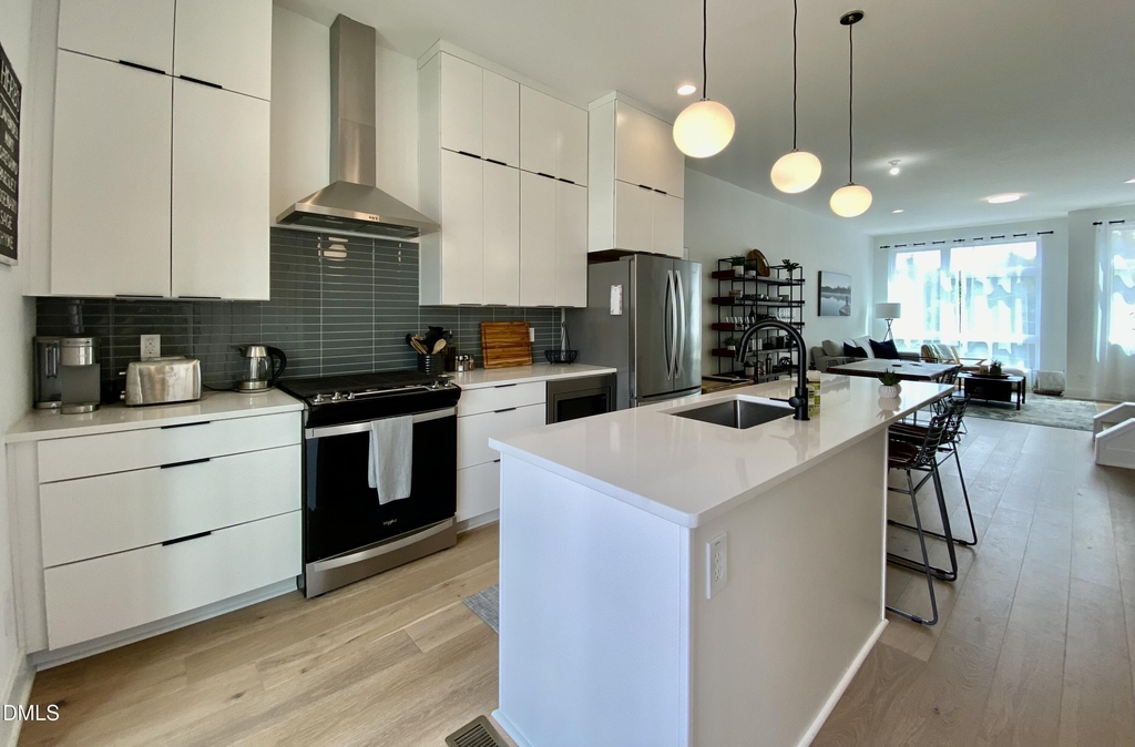 629 N Queen Street - Photo 10