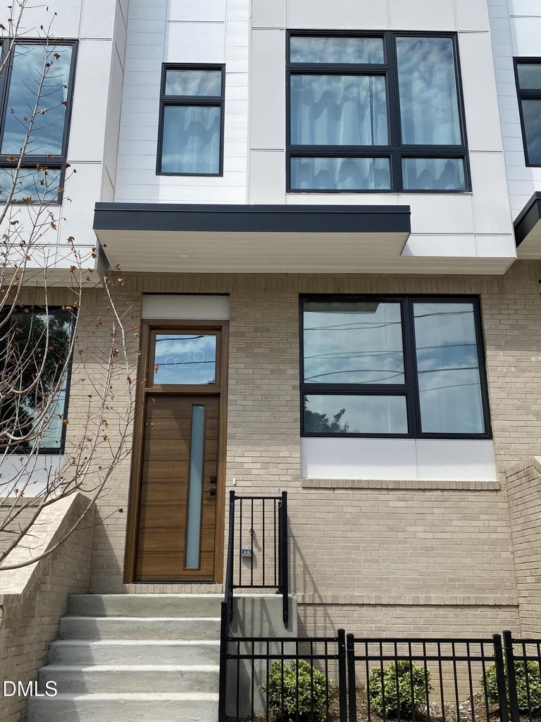 629 N Queen Street - Photo 1