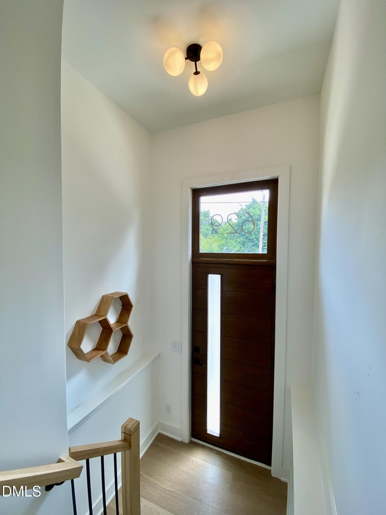 629 N Queen Street - Photo 4