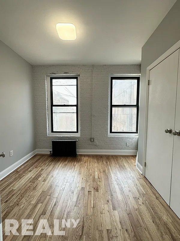 Tenth Avenue - Photo 4