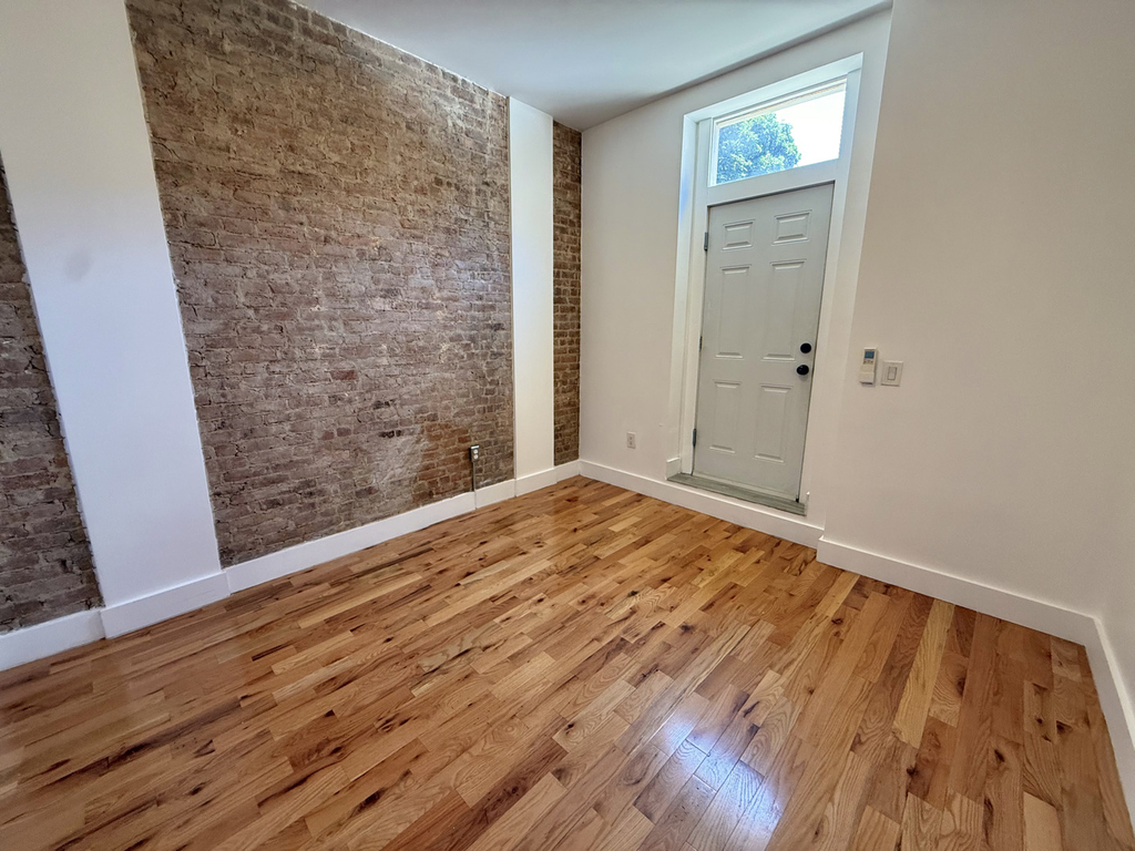70 Halsey Street - Photo 8