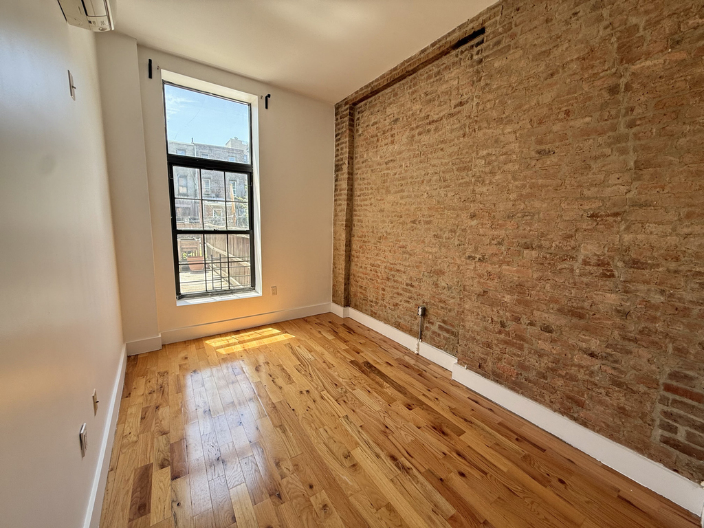 70 Halsey Street - Photo 7