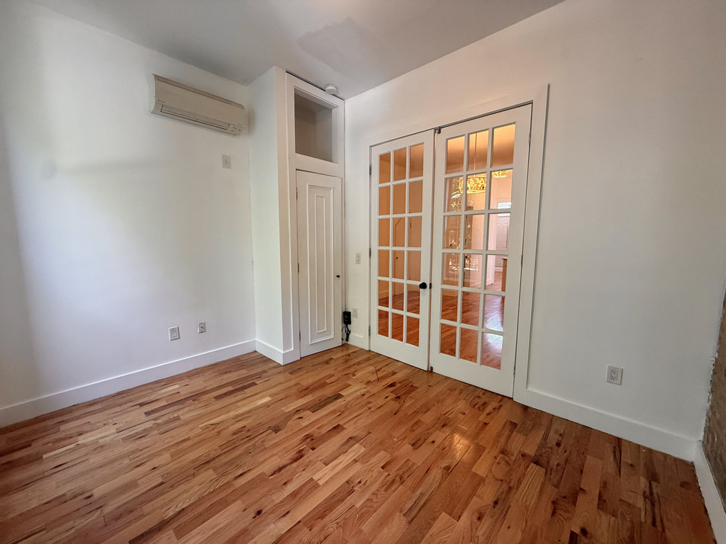 70 Halsey Street - Photo 6